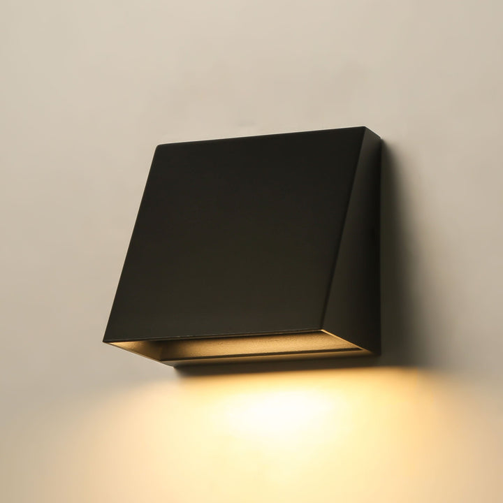 Eavone 1-Light Dimmable LED Modern Geometric Outdoor Wall Sconce (5") My Store